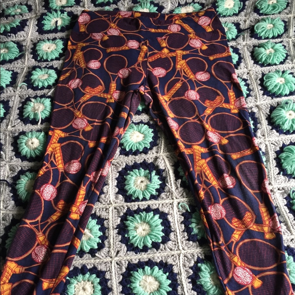 Good used condition Tennis Lularoe TC Leggings!